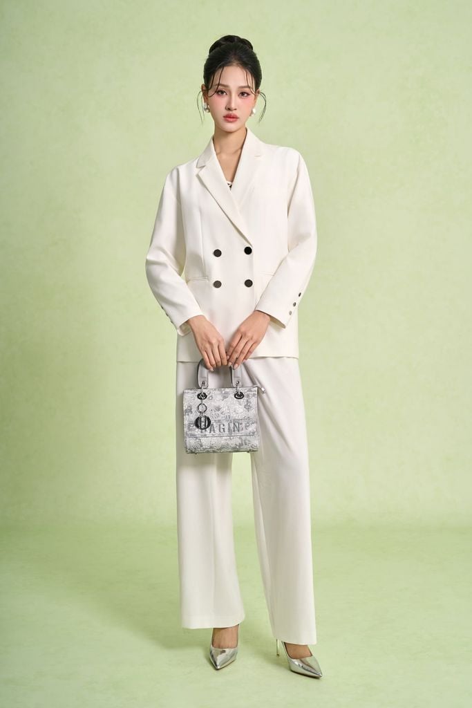 FAV51000 - Áo vest công sở vải tuytsi dáng suông cổ gai ve tay dài thân áo có khuy kim loại tạo kiểu - PANTIO