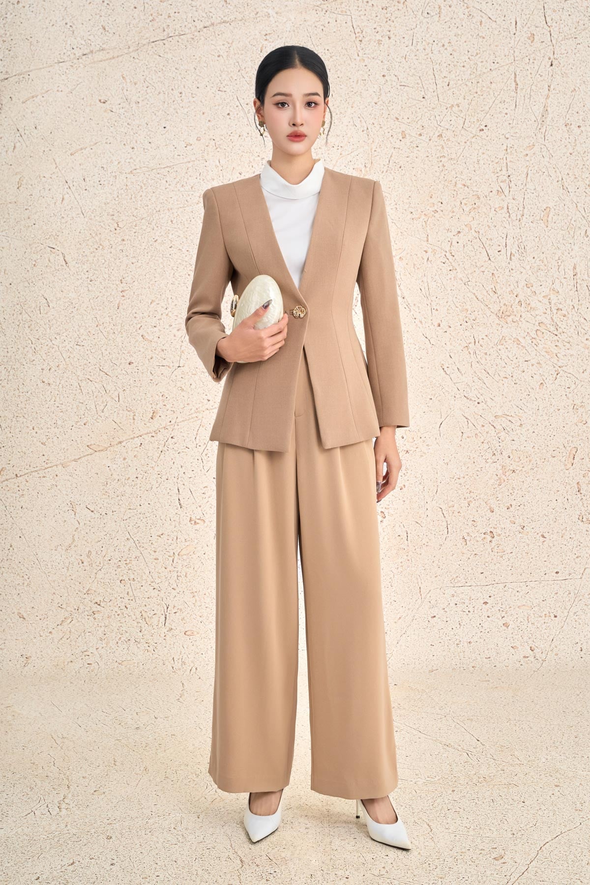 FAV9968 - Áo vest công sở vải thô dày dáng ôm cổ xẻ chữ V tay dài chiết eo thân áo đính khuy kim loại thời trang - PANTIO