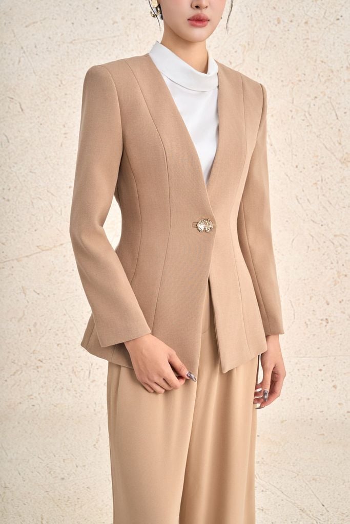 FAV9968 - Áo vest công sở vải thô dày dáng ôm cổ xẻ chữ V tay dài chiết eo thân áo đính khuy kim loại thời trang - PANTIO