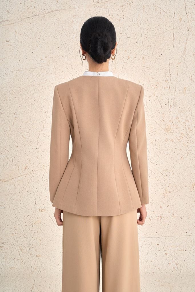 FAV9968 - Áo vest công sở vải thô dày dáng ôm cổ xẻ chữ V tay dài chiết eo thân áo đính khuy kim loại thời trang - PANTIO