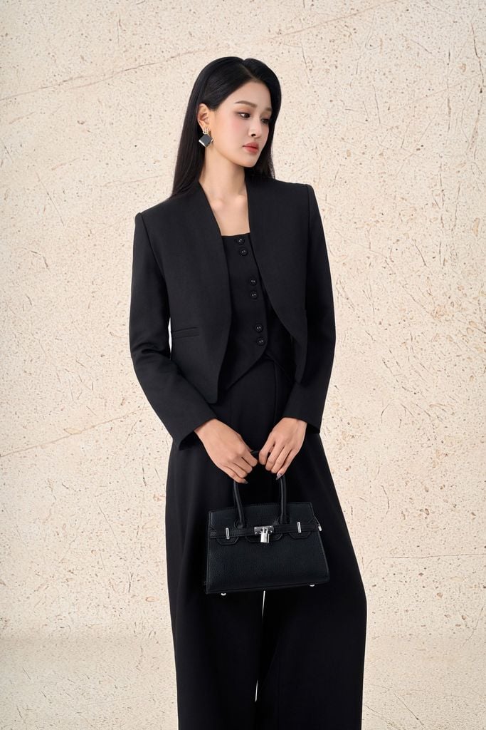 FAV997 - Áo vest công sở vải demin dáng ngắn kèm áo hai dây mặc trong thời trang cài khuy thân trước - PANTIO