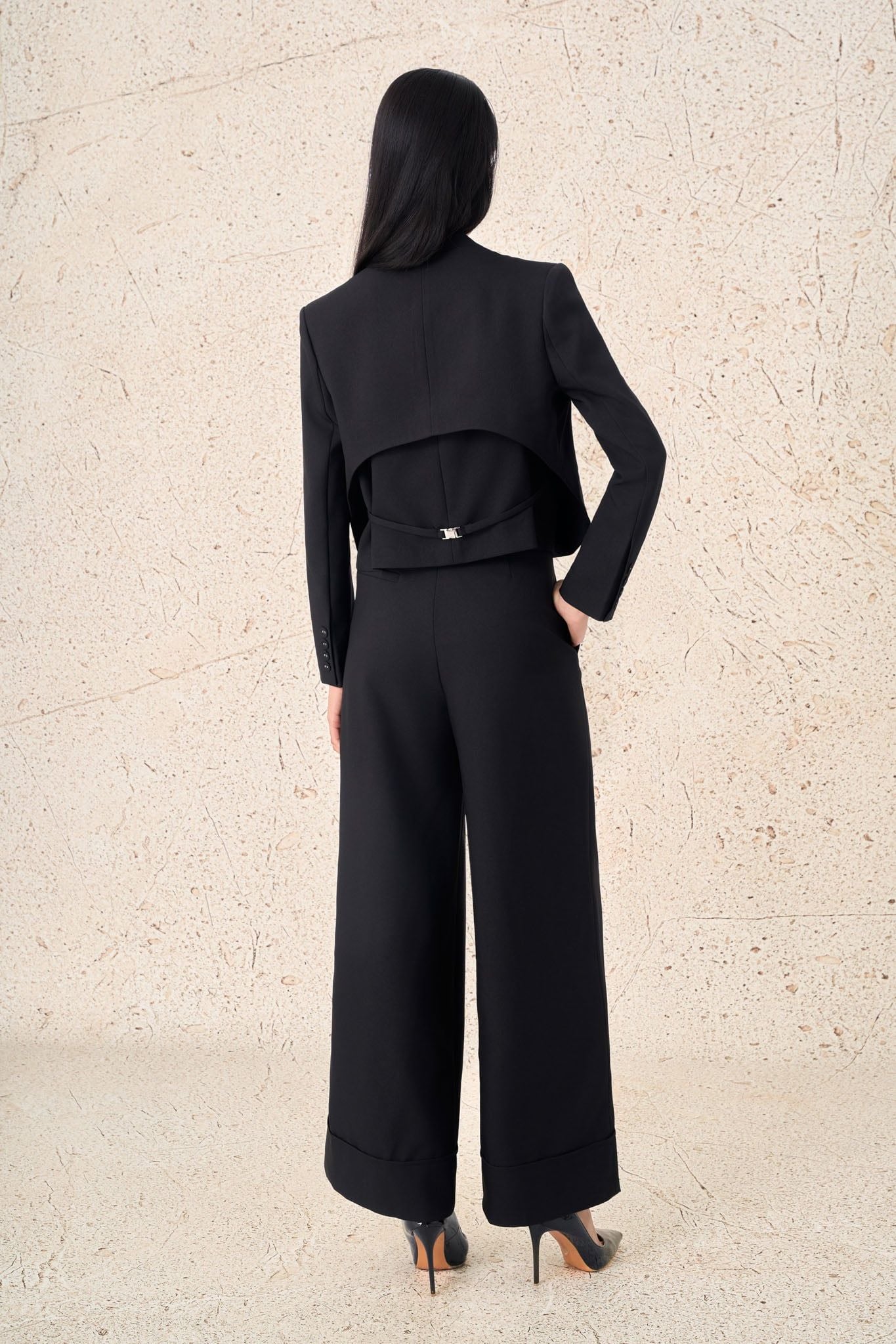 FAV997 - Áo vest công sở vải demin dáng ngắn kèm áo hai dây mặc trong thời trang cài khuy thân trước - PANTIO