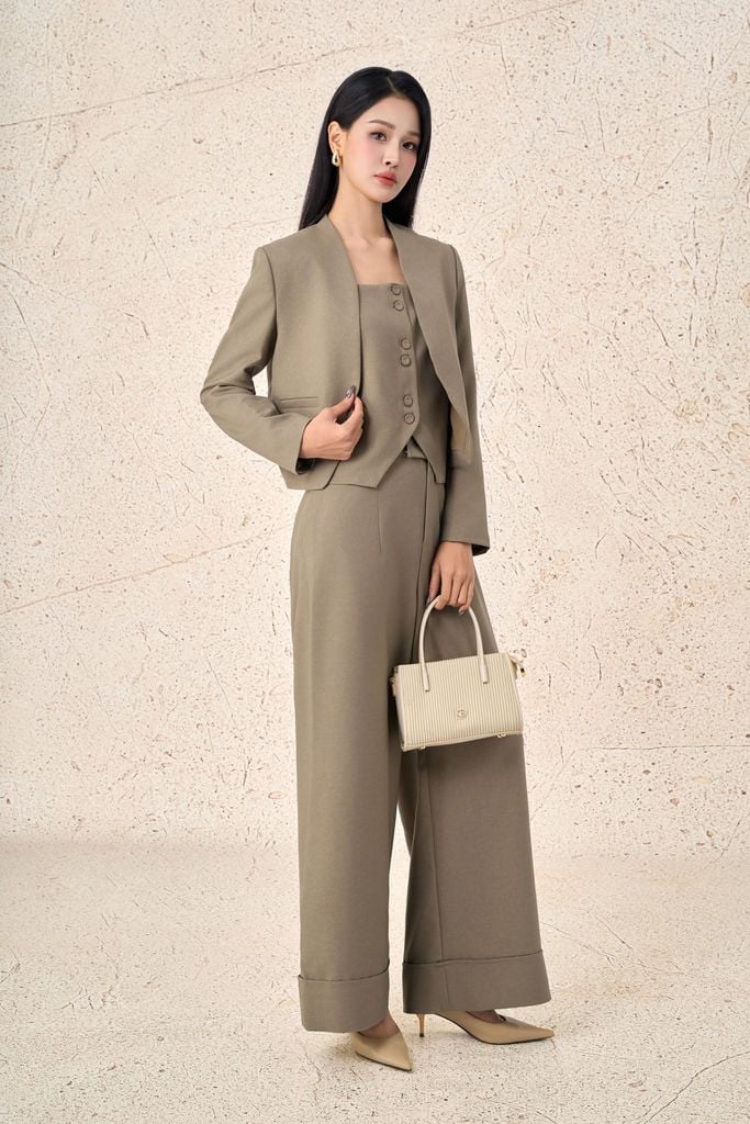 FAV997 - Áo vest công sở vải demin dáng ngắn kèm áo hai dây mặc trong thời trang cài khuy thân trước - PANTIO