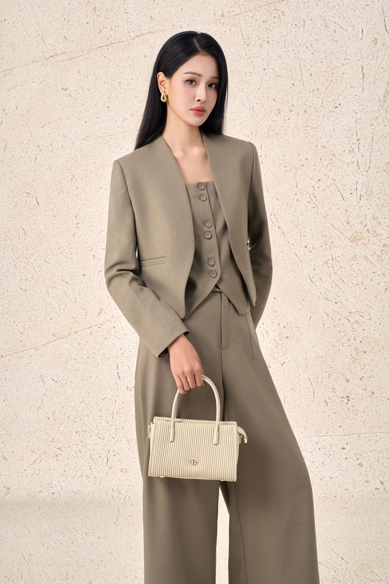 FAV997 - Áo vest công sở vải demin dáng ngắn kèm áo hai dây mặc trong thời trang cài khuy thân trước - PANTIO