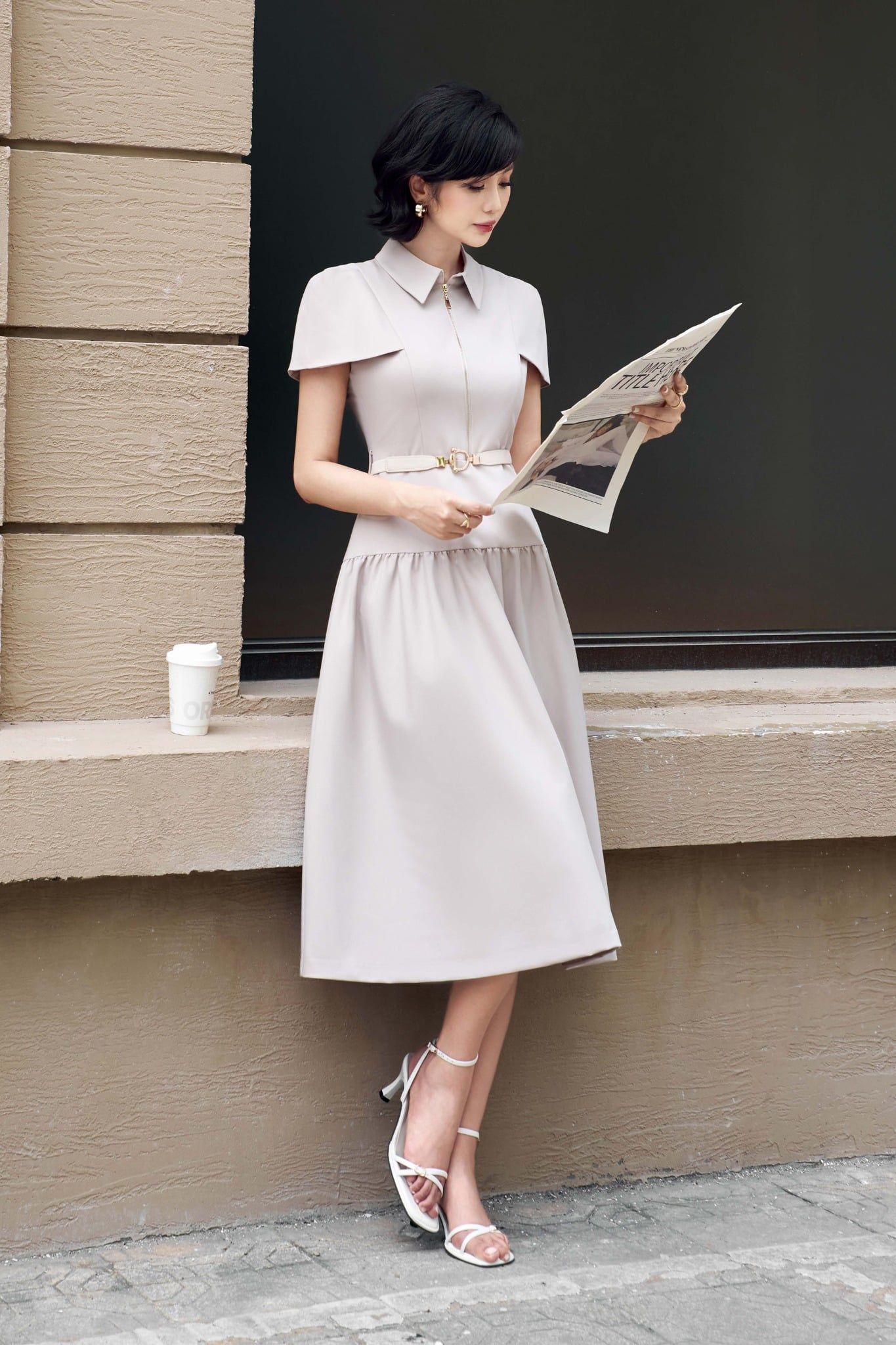 FDC14034 - Đầm công sở vải tuytsi dáng xoè có lót habutai cổ đức phối khoá đồng trang trí kèm thắt lưng tạo kiểu khoá thân sau - PANTIO