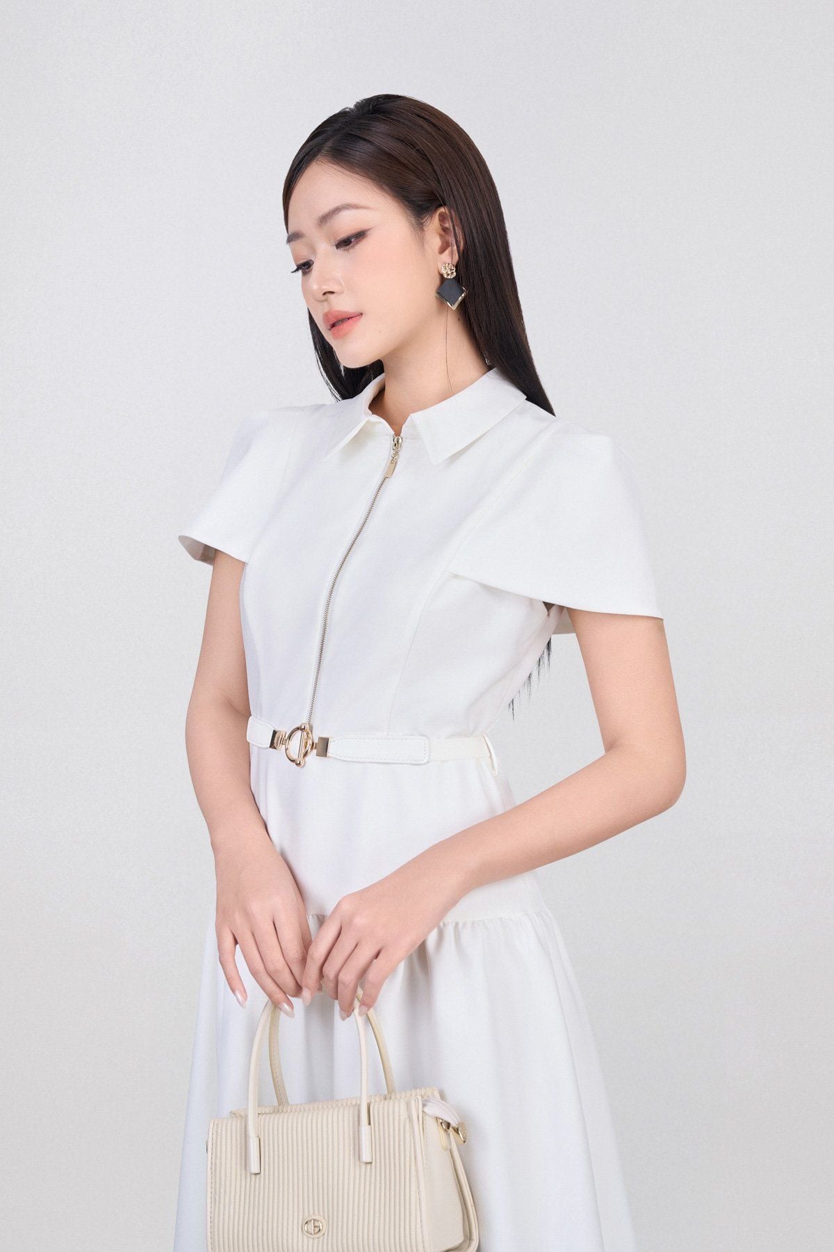 FDC14034 - Đầm công sở vải tuytsi dáng xoè có lót habutai cổ đức phối khoá đồng trang trí kèm thắt lưng tạo kiểu khoá thân sau - PANTIO