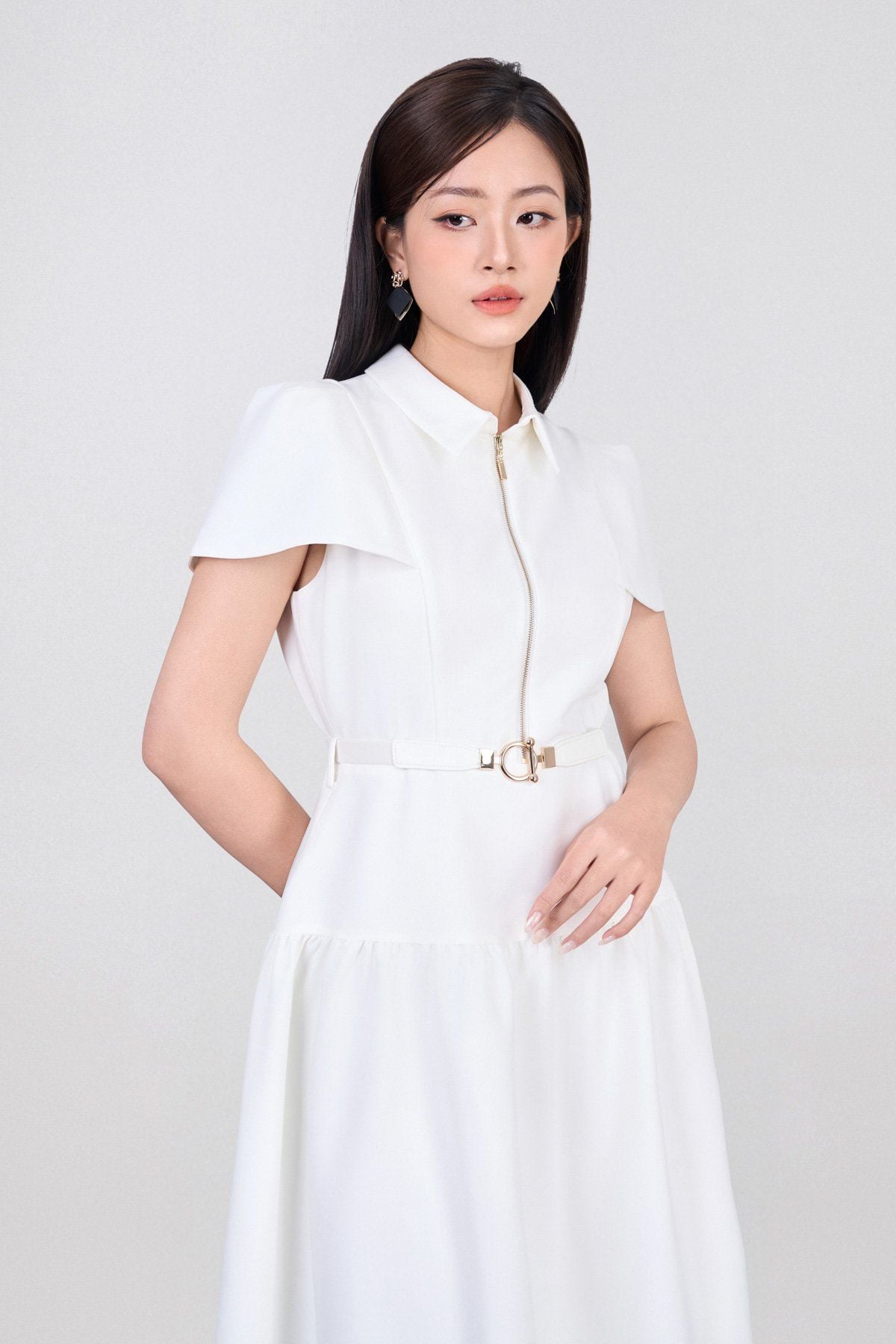 FDC14034 - Đầm công sở vải tuytsi dáng xoè có lót habutai cổ đức phối khoá đồng trang trí kèm thắt lưng tạo kiểu khoá thân sau - PANTIO