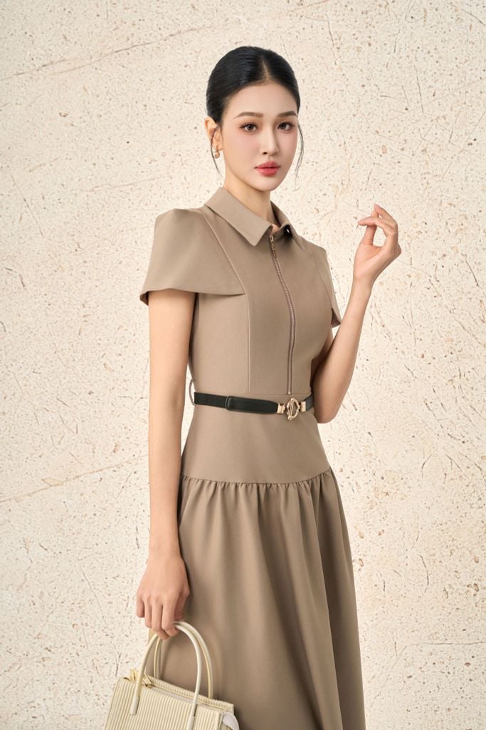 FDC14034 - Đầm công sở vải tuytsi dáng xoè có lót habutai cổ đức phối khoá đồng trang trí kèm thắt lưng tạo kiểu khoá thân sau - PANTIO