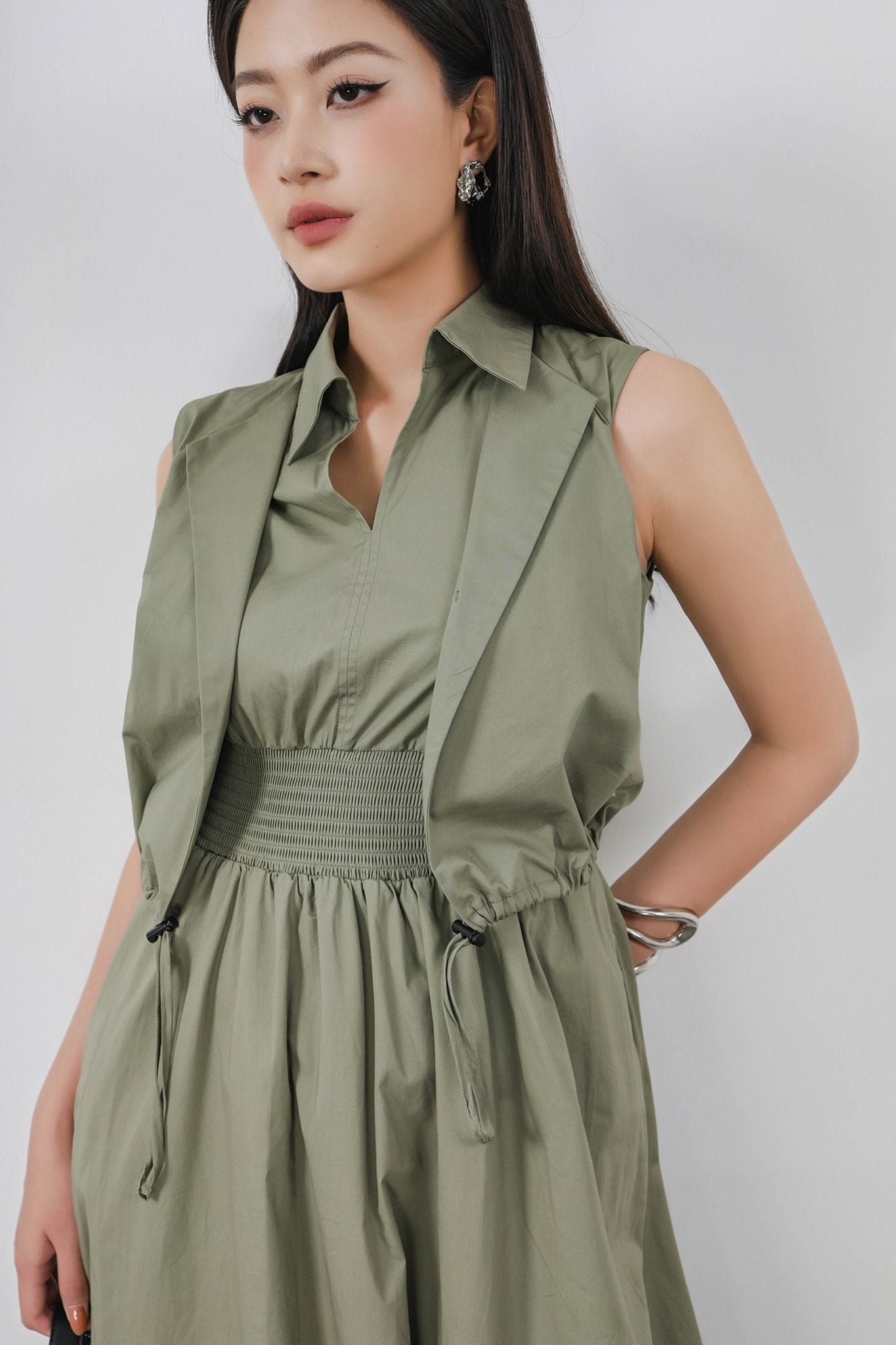 FDC15172 - Đầm công sở vải thô kate dáng bí cổ đức xẻ V kèm áo khoác liền tạo kiểu eo bo chun ôm thời trang - PANTIO