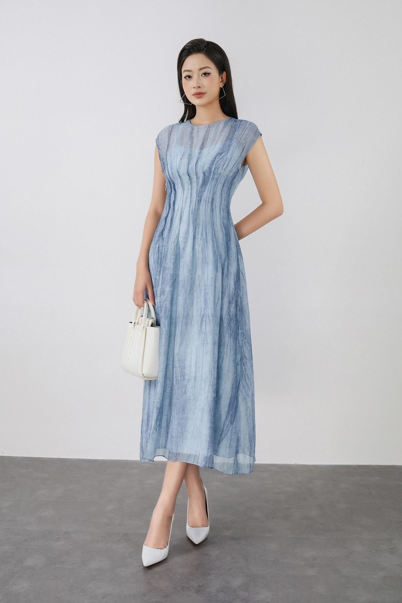 FDC15230 - Đầm công sở vải tơ hai lớp dáng ôm cổ tròn vai chờm thân váy phối đường gân ôm eo tạo kiểu khoá bên hông - PANTIO