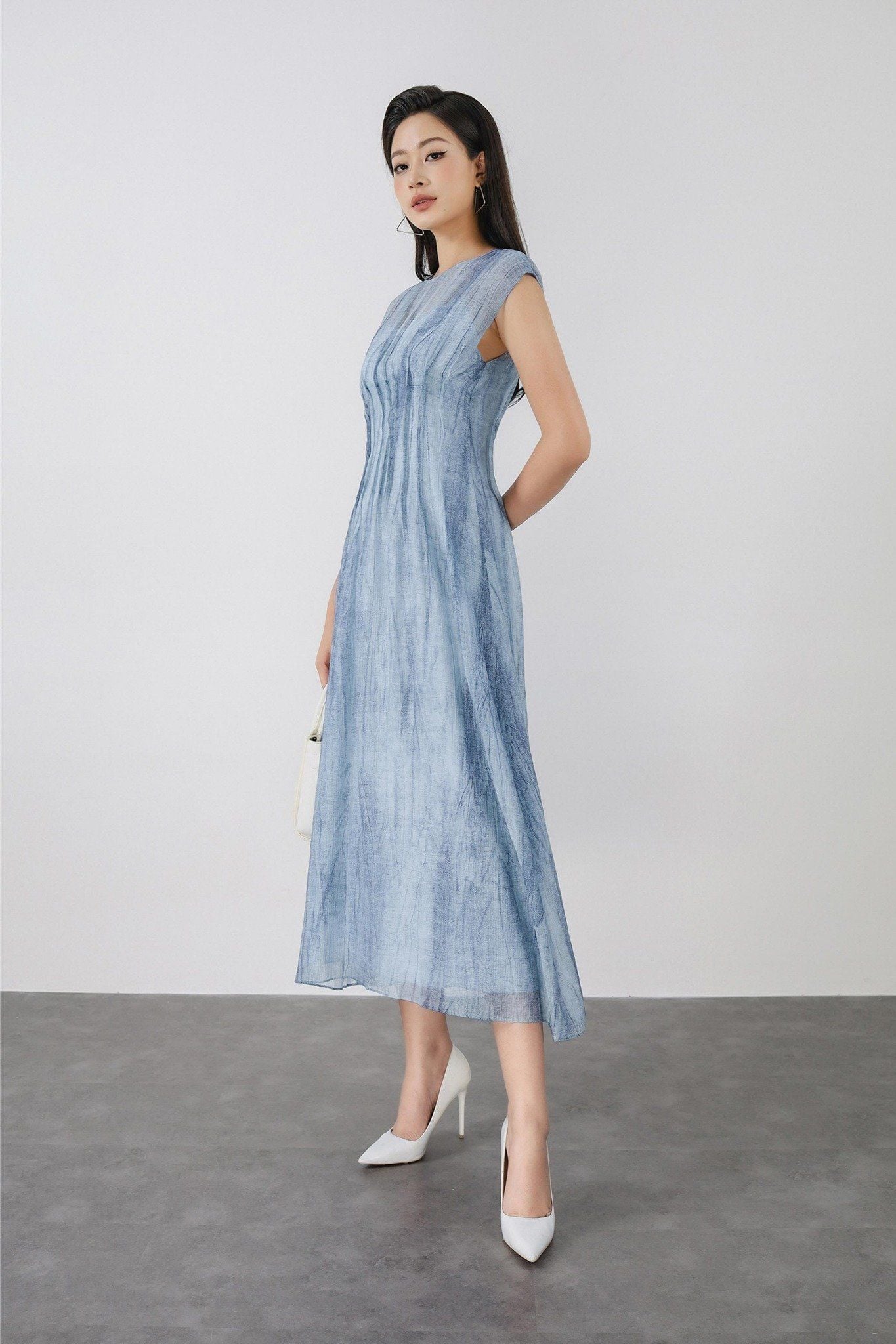 FDC15230 - Đầm công sở vải tơ hai lớp dáng ôm cổ tròn vai chờm thân váy phối đường gân ôm eo tạo kiểu khoá bên hông - PANTIO