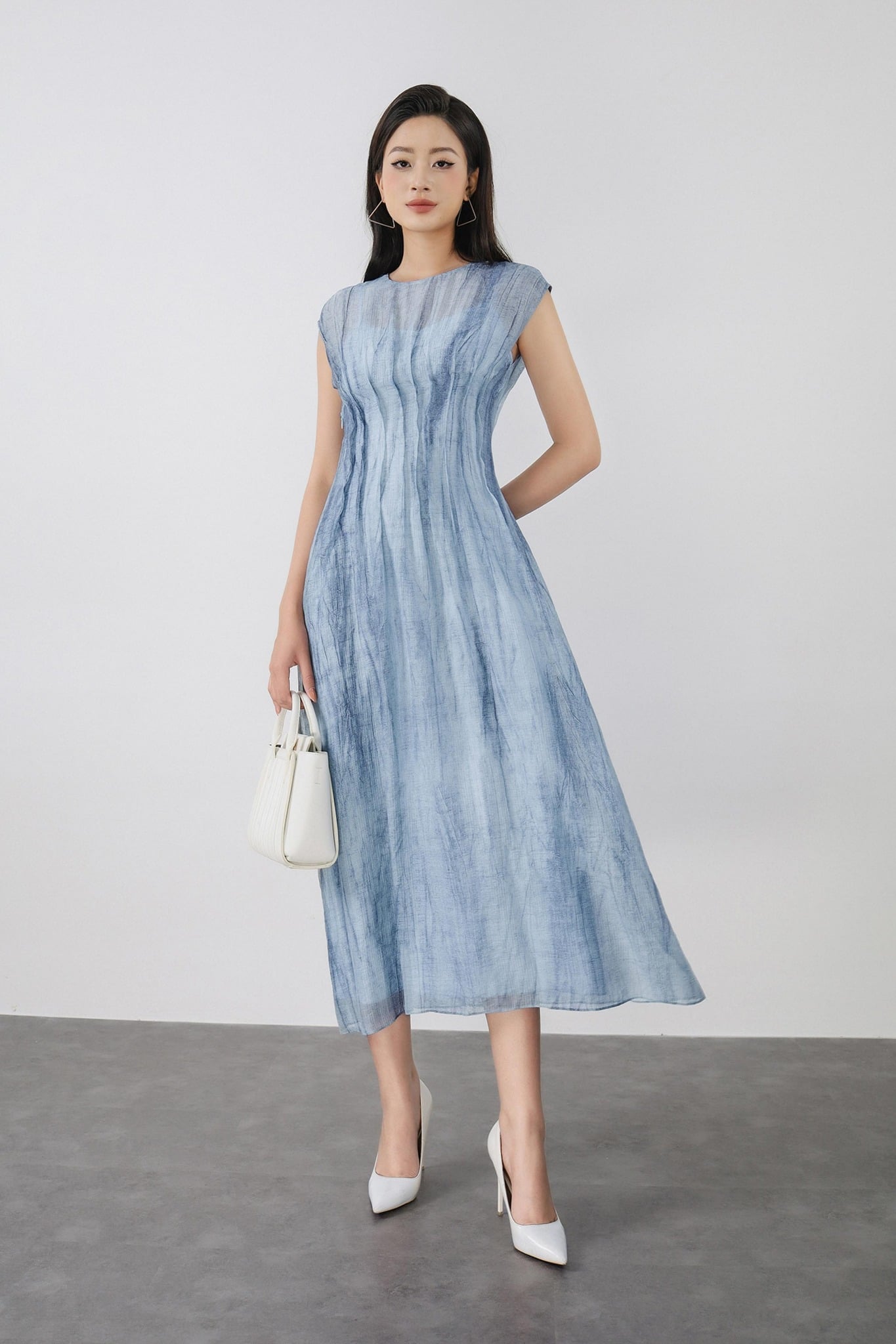 FDC15230 - Đầm công sở vải tơ hai lớp dáng ôm cổ tròn vai chờm thân váy phối đường gân ôm eo tạo kiểu khoá bên hông - PANTIO