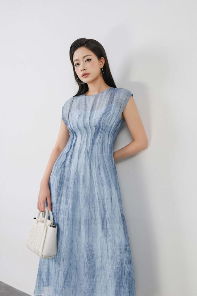 FDC15230 - Đầm công sở vải tơ hai lớp dáng ôm cổ tròn vai chờm thân váy phối đường gân ôm eo tạo kiểu khoá bên hông - PANTIO