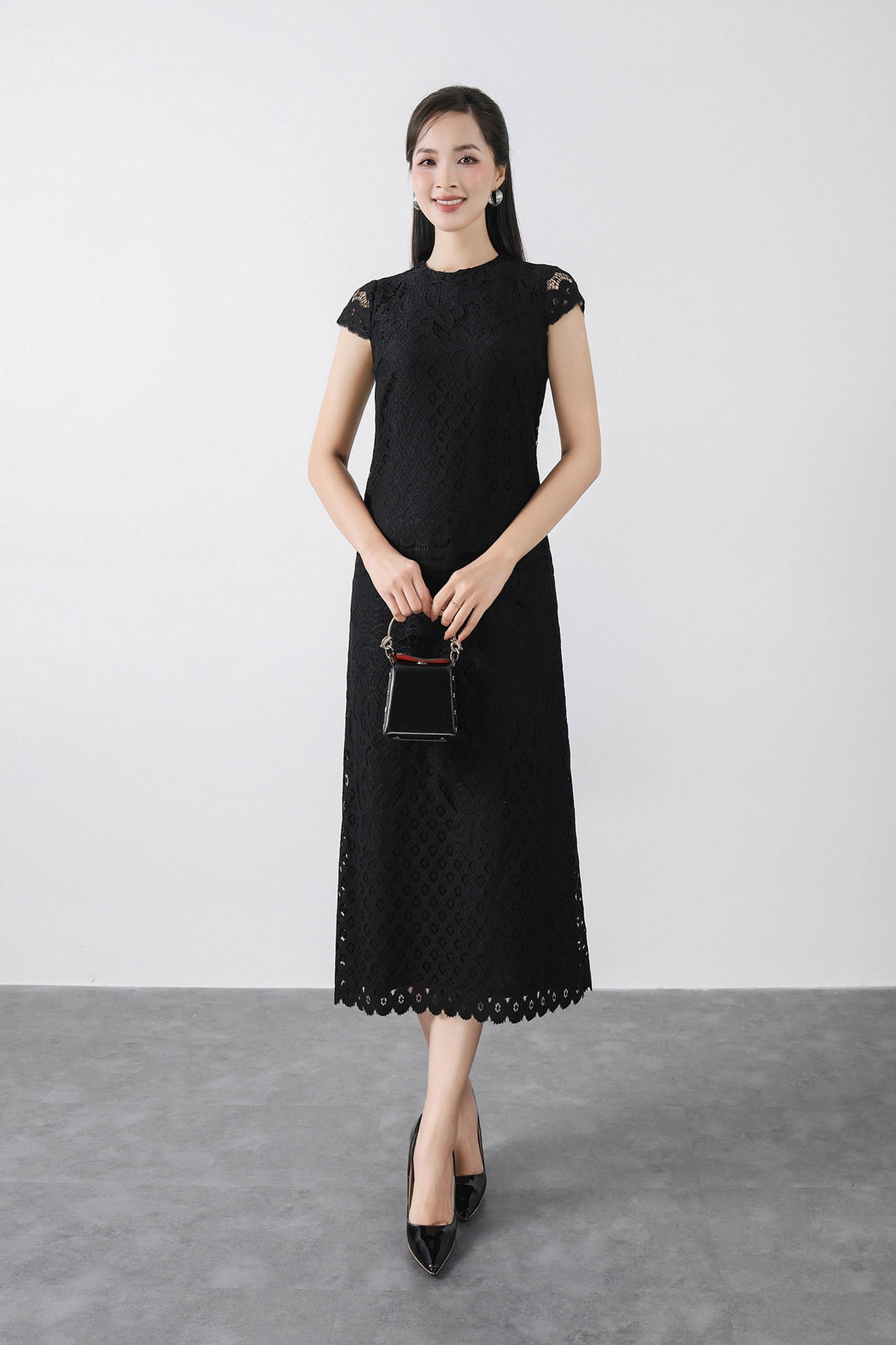 FDC15232 - Đầm công sở vải ren hoa hai lớp dáng suông cổ tròn vai chờm thời trang - PANTIO