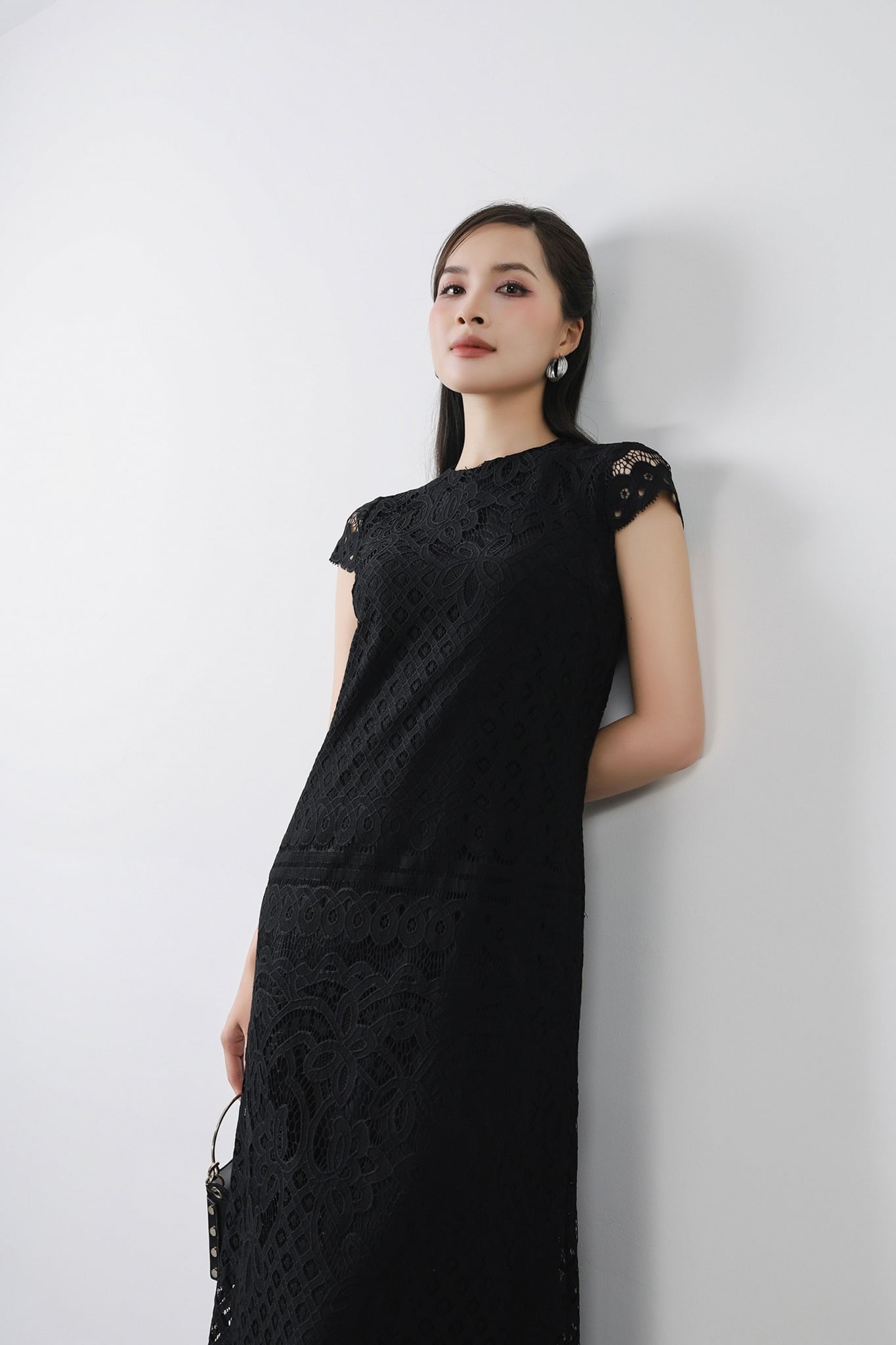 FDC15232 - Đầm công sở vải ren hoa hai lớp dáng suông cổ tròn vai chờm thời trang - PANTIO