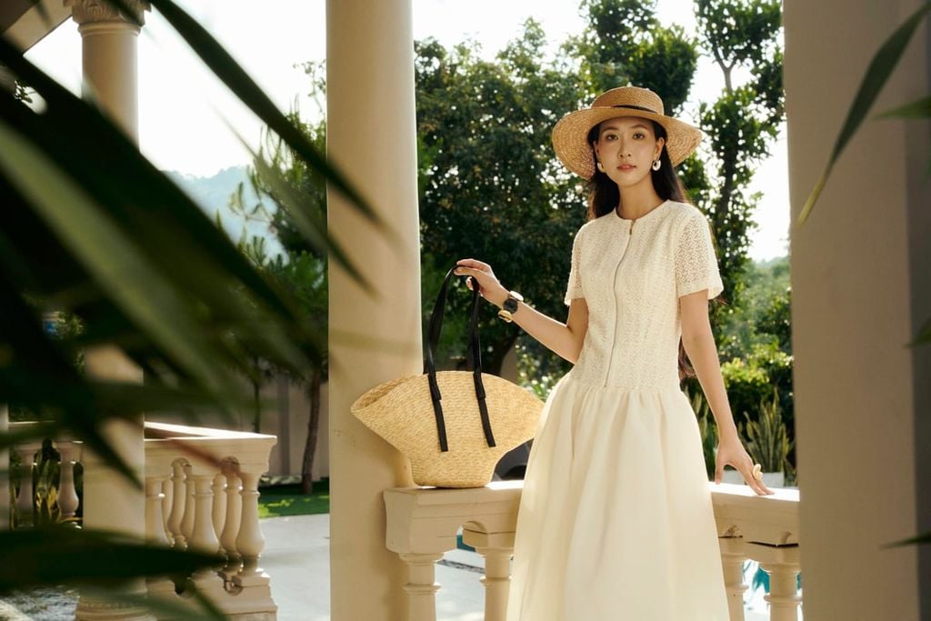 FDC15438 - Đầm công sở vải ren lưới dáng xoè cổ tròn tay dài thân váy phối khoá tạo kiểu - PANTIO