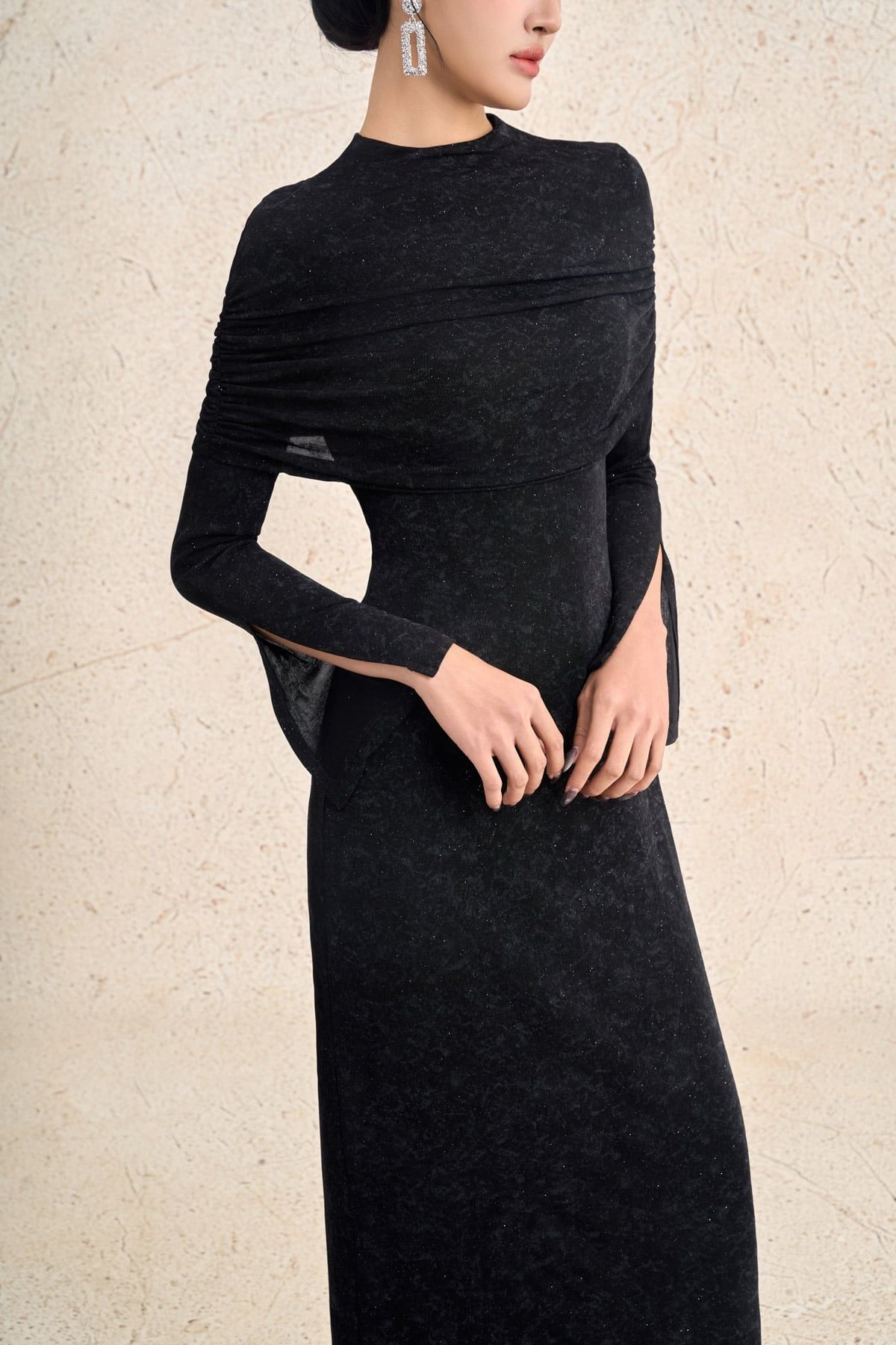 FDC15445 - Đầm công sở vải len dáng ôm cổ tròn ống tay xẻ tà cách điệu khoá thân sau - PANTIO