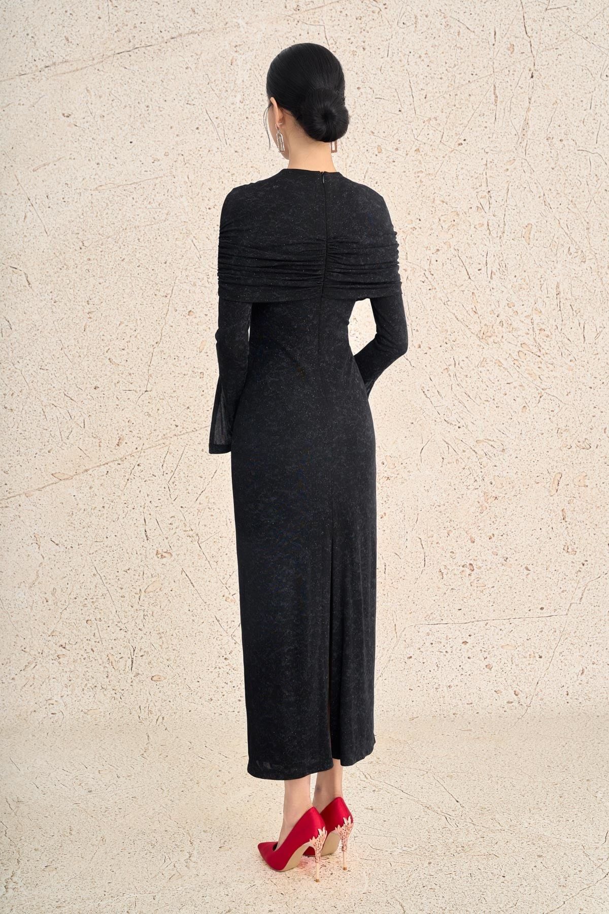 FDC15445 - Đầm công sở vải len dáng ôm cổ tròn ống tay xẻ tà cách điệu khoá thân sau - PANTIO