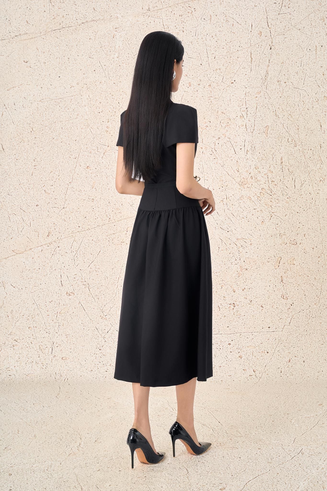 FDC15451 - Đầm công sở vải tuytsi cổ bẻ tay ngắn ngực phối ren hoa mảng eo phối dây đai co giãn khóa thân sau - PANTIO