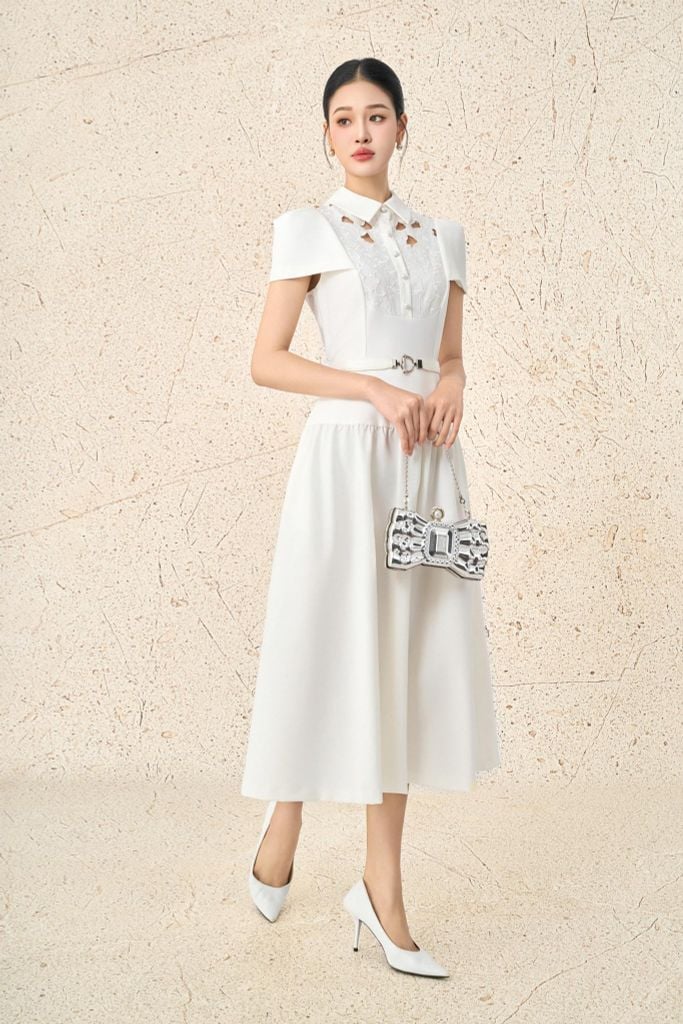 FDC15451 - Đầm công sở vải tuytsi cổ bẻ tay ngắn ngực phối ren hoa mảng eo phối dây đai co giãn khóa thân sau - PANTIO