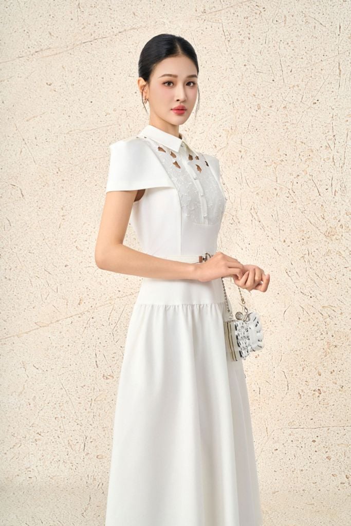 FDC15451 - Đầm công sở vải tuytsi cổ bẻ tay ngắn ngực phối ren hoa mảng eo phối dây đai co giãn khóa thân sau - PANTIO