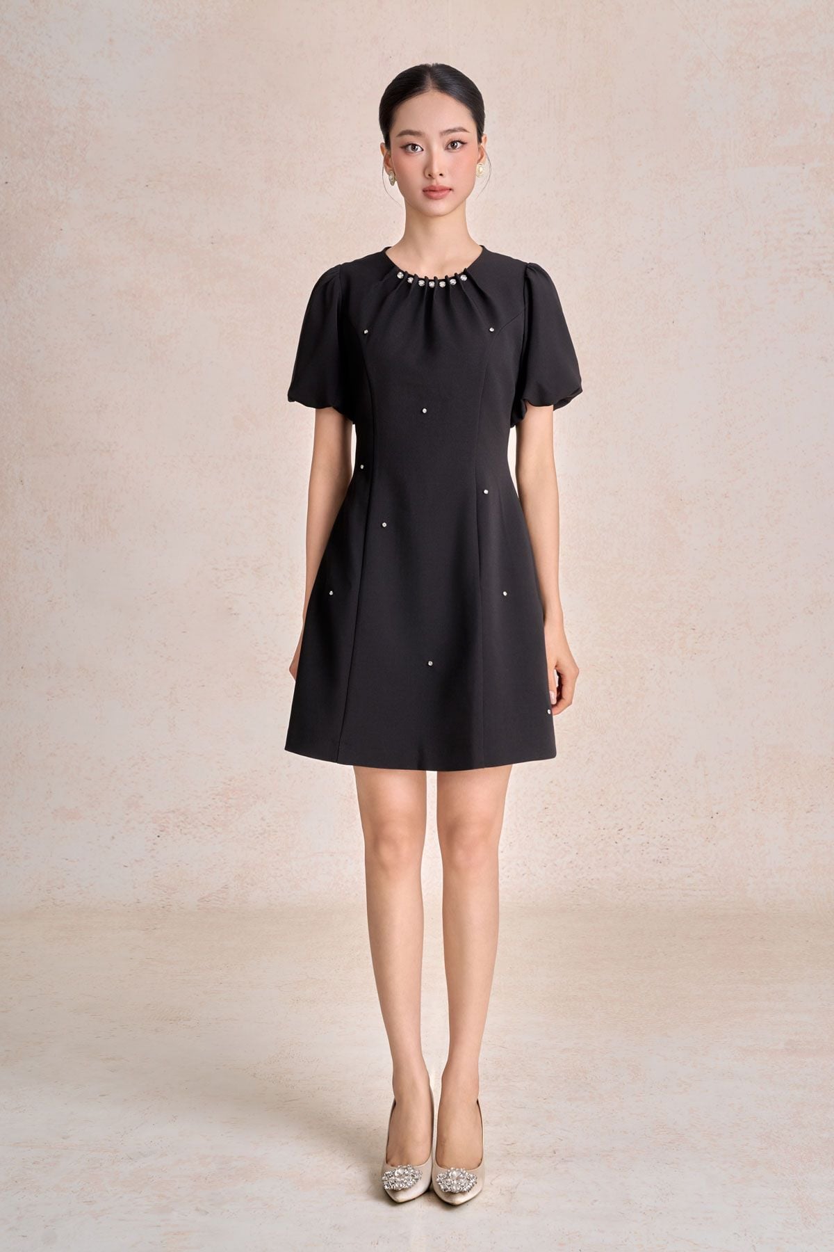 FDC15474 - Đầm công sở vải thô dáng chữ A ngắn cổ tròn phối ly tạo kiểu tay bồng thân váy đính đá thời trang khoá thân sau - PANTIO