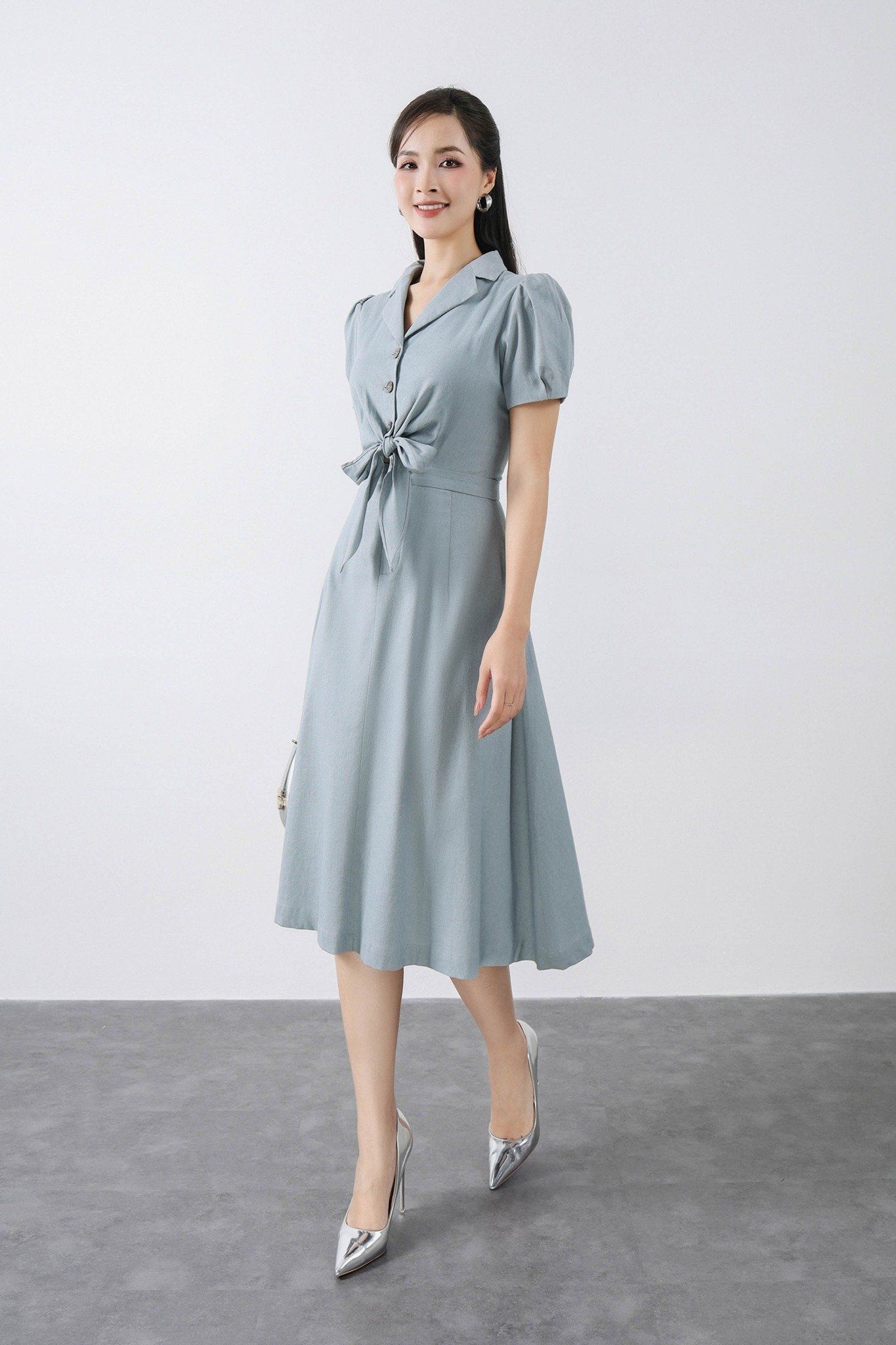 FDC33433 - Đầm công sở vải linen dáng xòe thân sơ mi buộc nơ cổ hai ve tay bồng - PANTIO