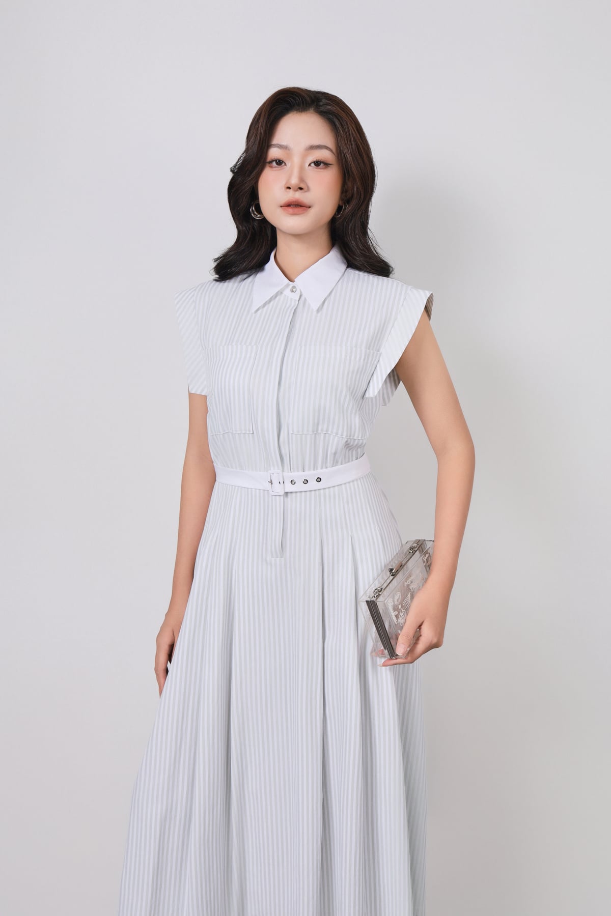 FDC33959 - Đầm công sở vải thô kẻ mỏng dáng ôm cổ bẻ tay chờm eo váy phối dây lưng tạo kiểu cài khuy thân trước - PANTIO