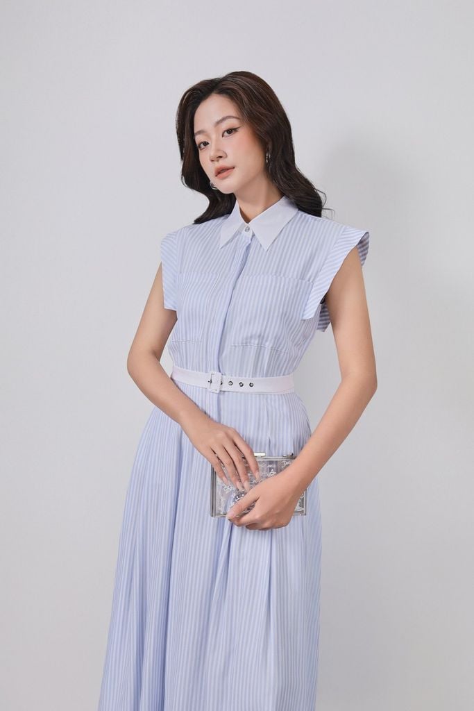 FDC33959 - Đầm công sở vải thô kẻ mỏng dáng ôm cổ bẻ tay chờm eo váy phối dây lưng tạo kiểu cài khuy thân trước - PANTIO