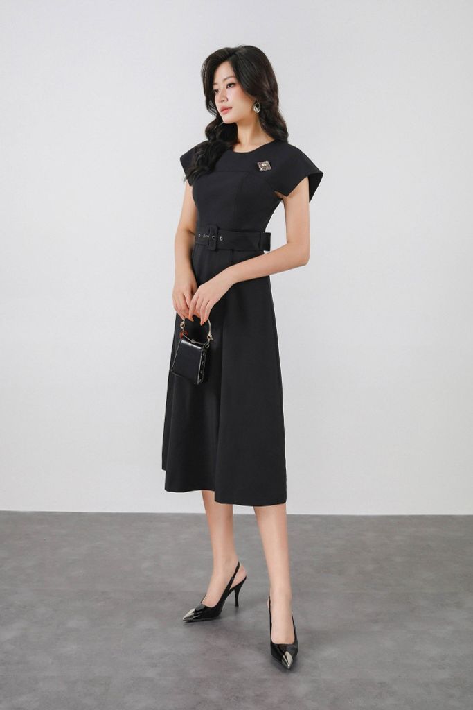 FDC34053 - Đầm công sở vải tuytsi dáng xòe có lót vải habutai cổ tròn vai chờm phối kèm đai tạo kiểu khóa thân sau - PANTIO