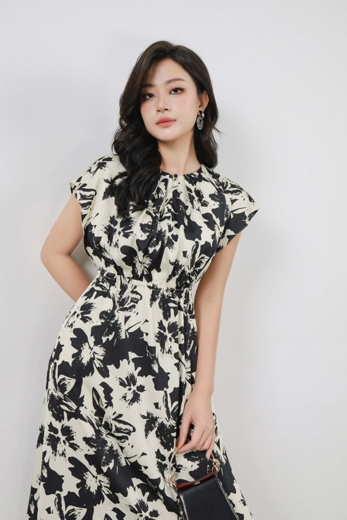 FDC34069 - Đầm công sở vải lụa dáng suông có lót vải habutai eo bo chun tạo kiểu cổ tròn nếp nhún vai chờm - PANTIO