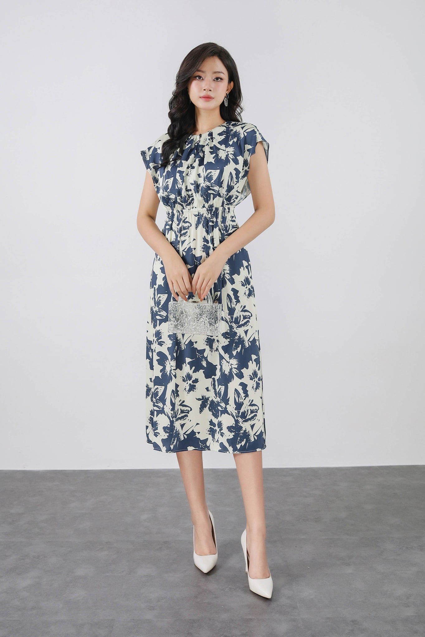 FDC34069 - Đầm công sở vải lụa dáng suông có lót vải habutai eo bo chun tạo kiểu cổ tròn nếp nhún vai chờm - PANTIO