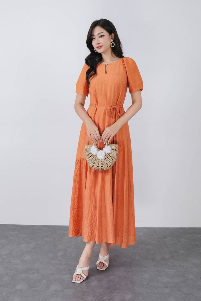 FDC35008 - Đầm công sở vải thô mỏng dáng suông cổ tròn tay bồng nhẹ eo phối dây đai thắt tạo kiểu - PANTIO