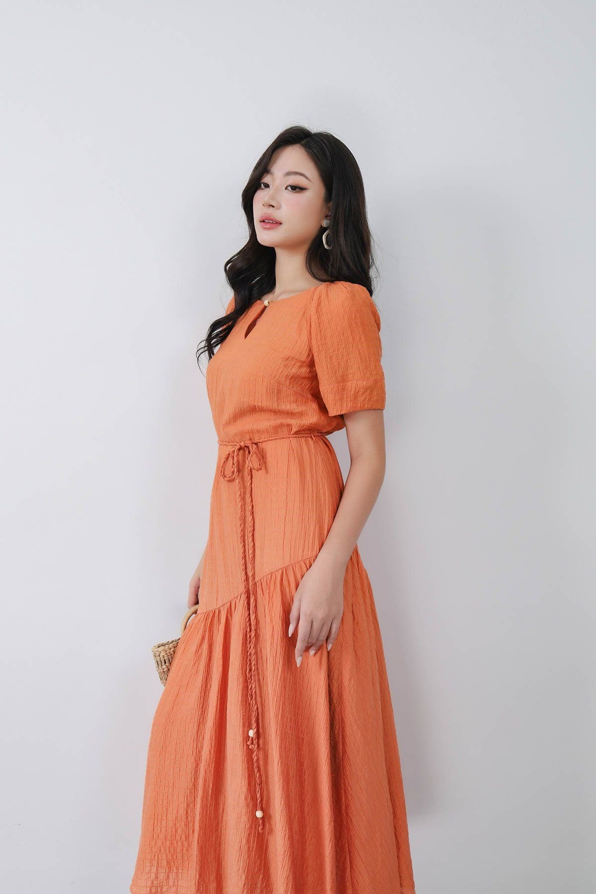 FDC35008 - Đầm công sở vải thô mỏng dáng suông cổ tròn tay bồng nhẹ eo phối dây đai thắt tạo kiểu - PANTIO