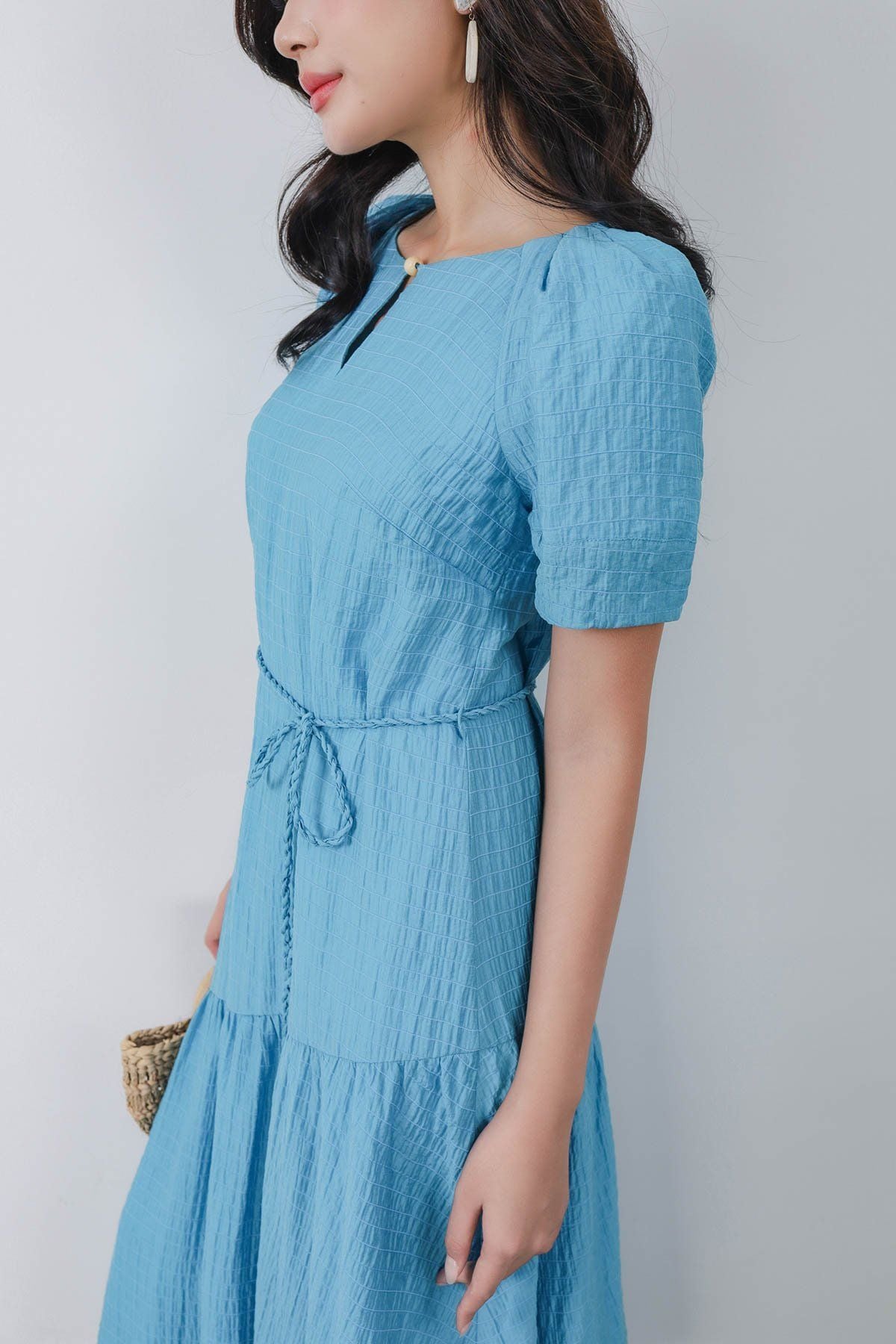 FDC35008 - Đầm công sở vải thô mỏng dáng suông cổ tròn tay bồng nhẹ eo phối dây đai thắt tạo kiểu - PANTIO