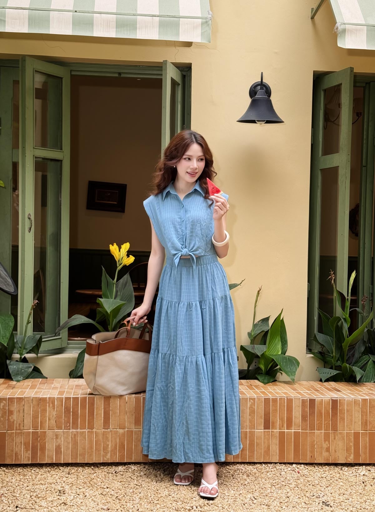 FDC35275 - tỷ lệ kèo 8899 vải chiffon xốp cổ đức vai chờm eo phối vạt thắt nơ tạo kiểu thân váy xếp tầng cài khuy trước - tỷ lệ kèo 8899