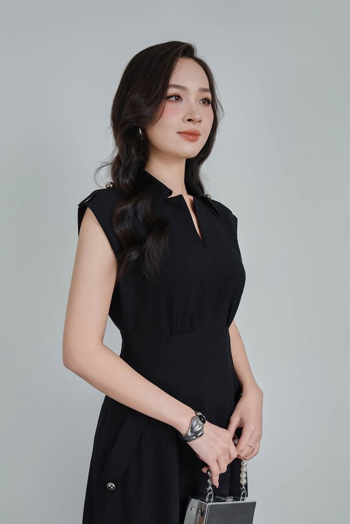 FDC35278 - Đầm công sở vải thô đũi dáng ôm cổ xẻ V vai chờm đính phụ kiện thời trang khoá thân sau - PANTIO