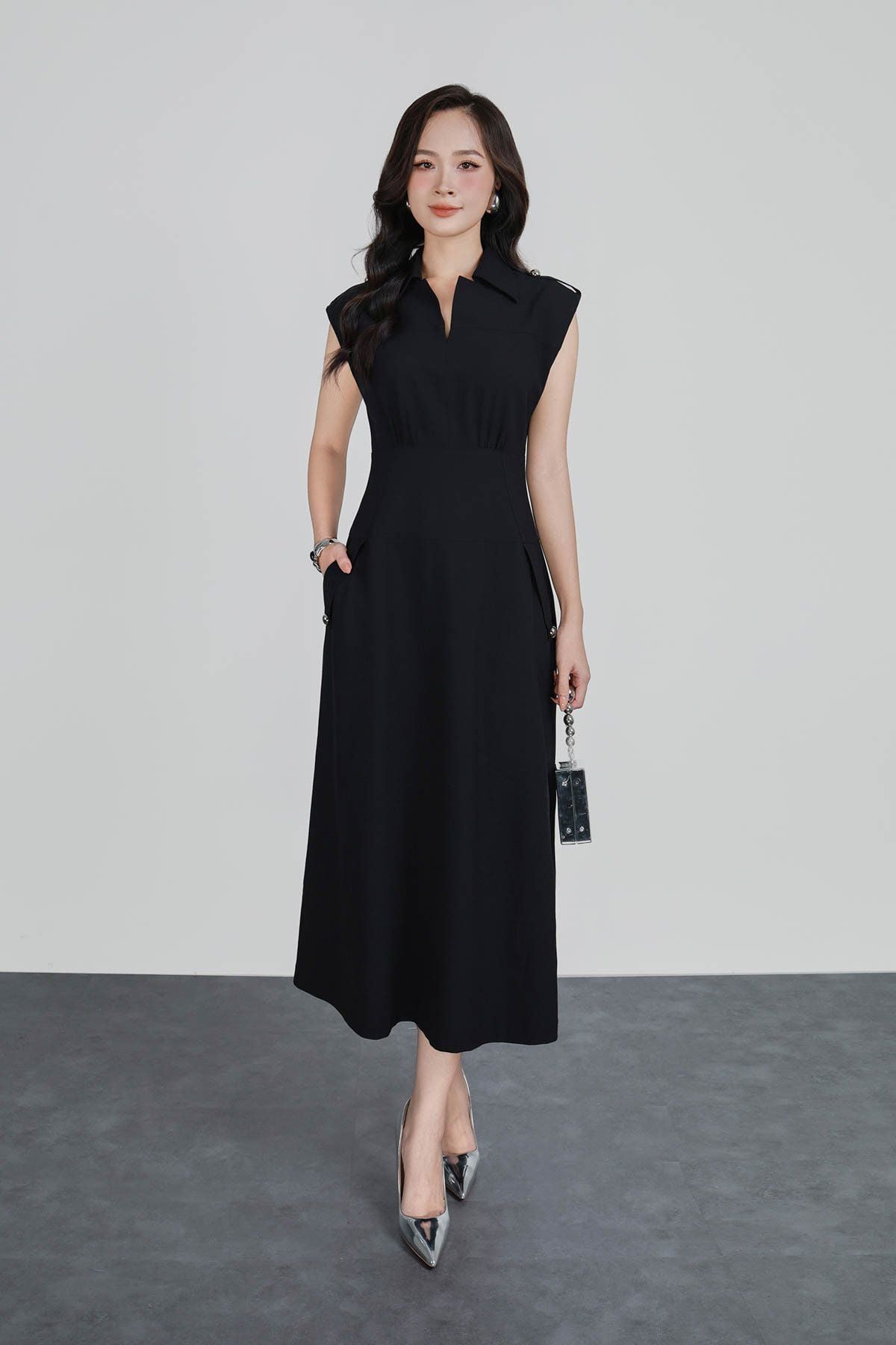 FDC35278 - Đầm công sở vải thô đũi dáng ôm cổ xẻ V vai chờm đính phụ kiện thời trang khoá thân sau - PANTIO