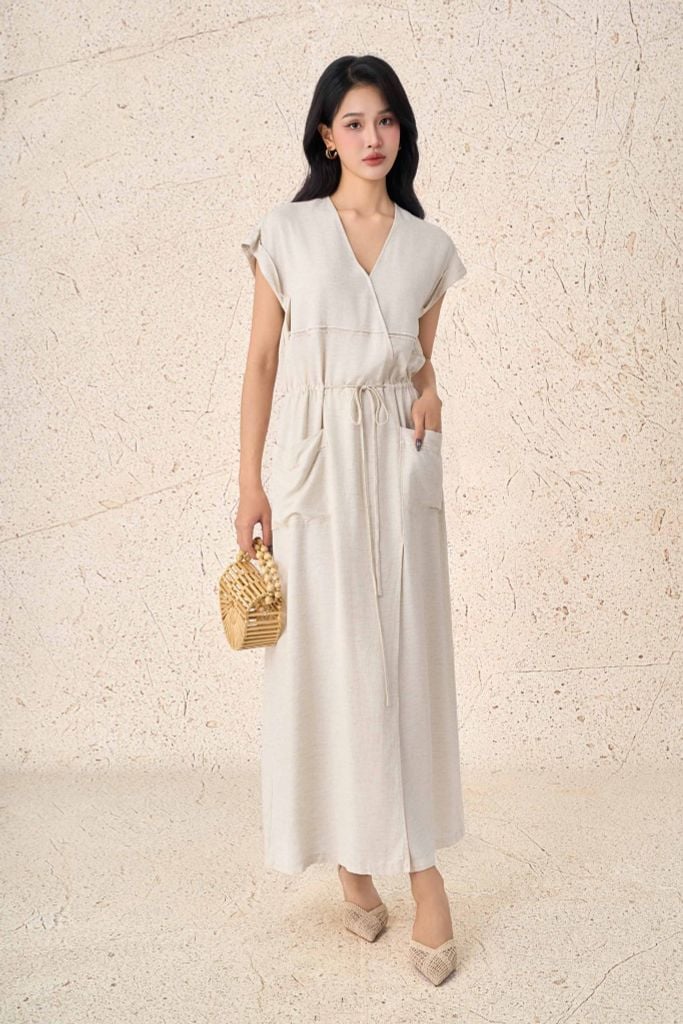 FDC35293 - Đầm công sở vải linen dáng suông cổ xẻ V vai chờm eo váy rút chun tạo kiểu thân váy có túi - PANTIO