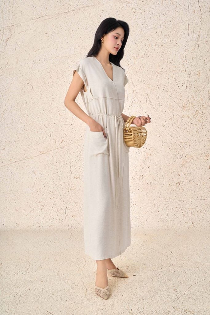 FDC35293 - Đầm công sở vải linen dáng suông cổ xẻ V vai chờm eo váy rút chun tạo kiểu thân váy có túi - PANTIO