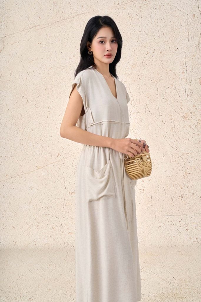 FDC35293 - Đầm công sở vải linen dáng suông cổ xẻ V vai chờm eo váy rút chun tạo kiểu thân váy có túi - PANTIO