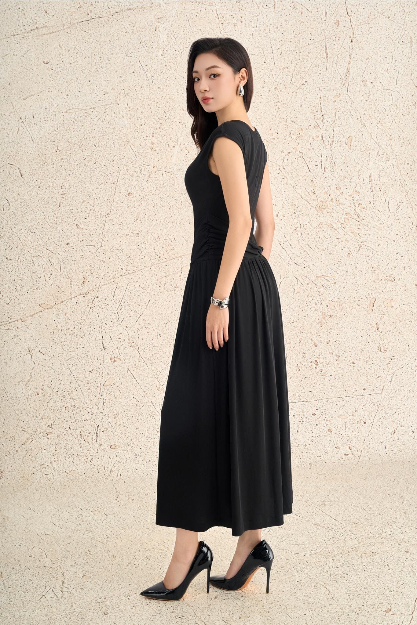 FDC35299 - Đầm công sở vải len dáng ôm cổ tròn tay chờm eo váy phối vạt tạo kiểu thân váy xếp nhún tạo xoè - PANTIO