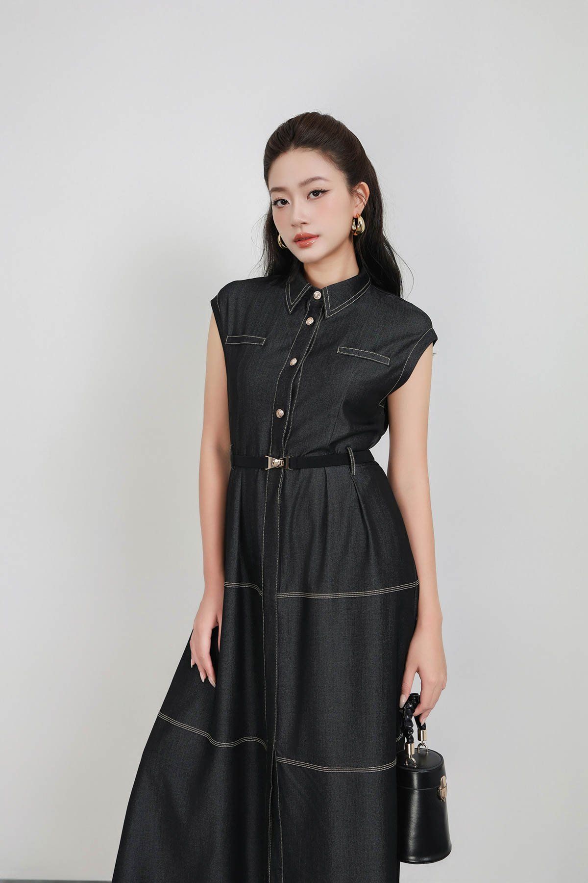 FDC35312 - Đầm công sở vải demin dáng ôm cổ đức tay chờm thân váy phối đường viền chỉ cài khuy thân trước lưng bo chun co giãn - PANTIO