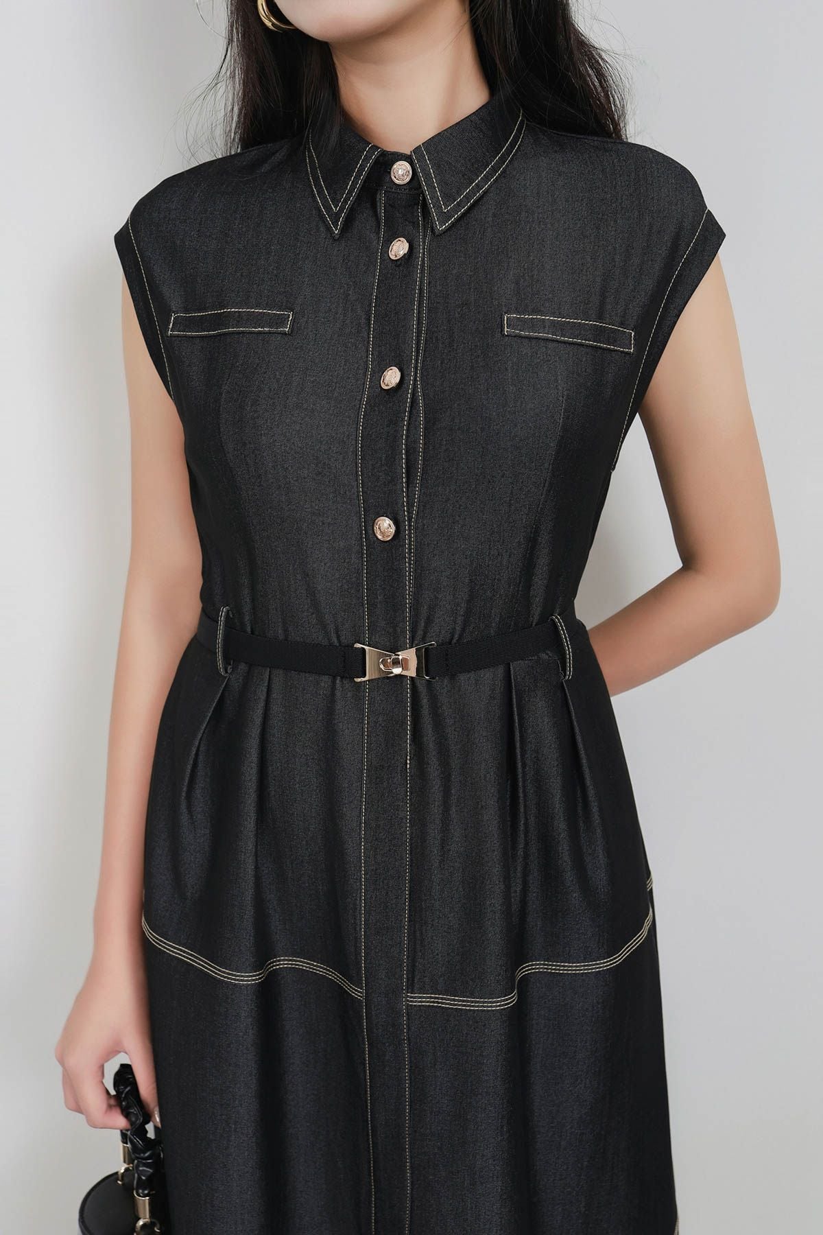 FDC35312 - Đầm công sở vải demin dáng ôm cổ đức tay chờm thân váy phối đường viền chỉ cài khuy thân trước lưng bo chun co giãn - PANTIO