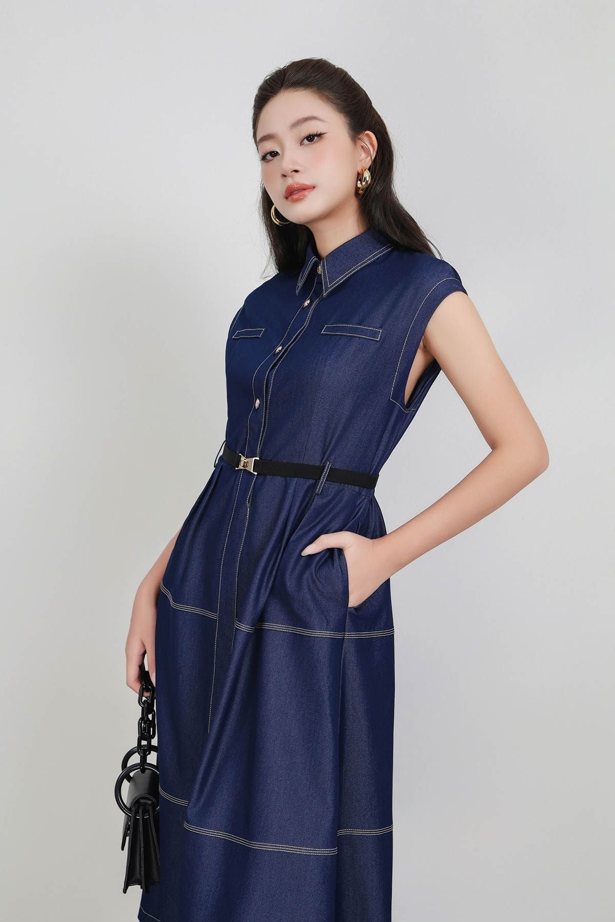 FDC35312 - Đầm công sở vải demin dáng ôm cổ đức tay chờm thân váy phối đường viền chỉ cài khuy thân trước lưng bo chun co giãn - PANTIO