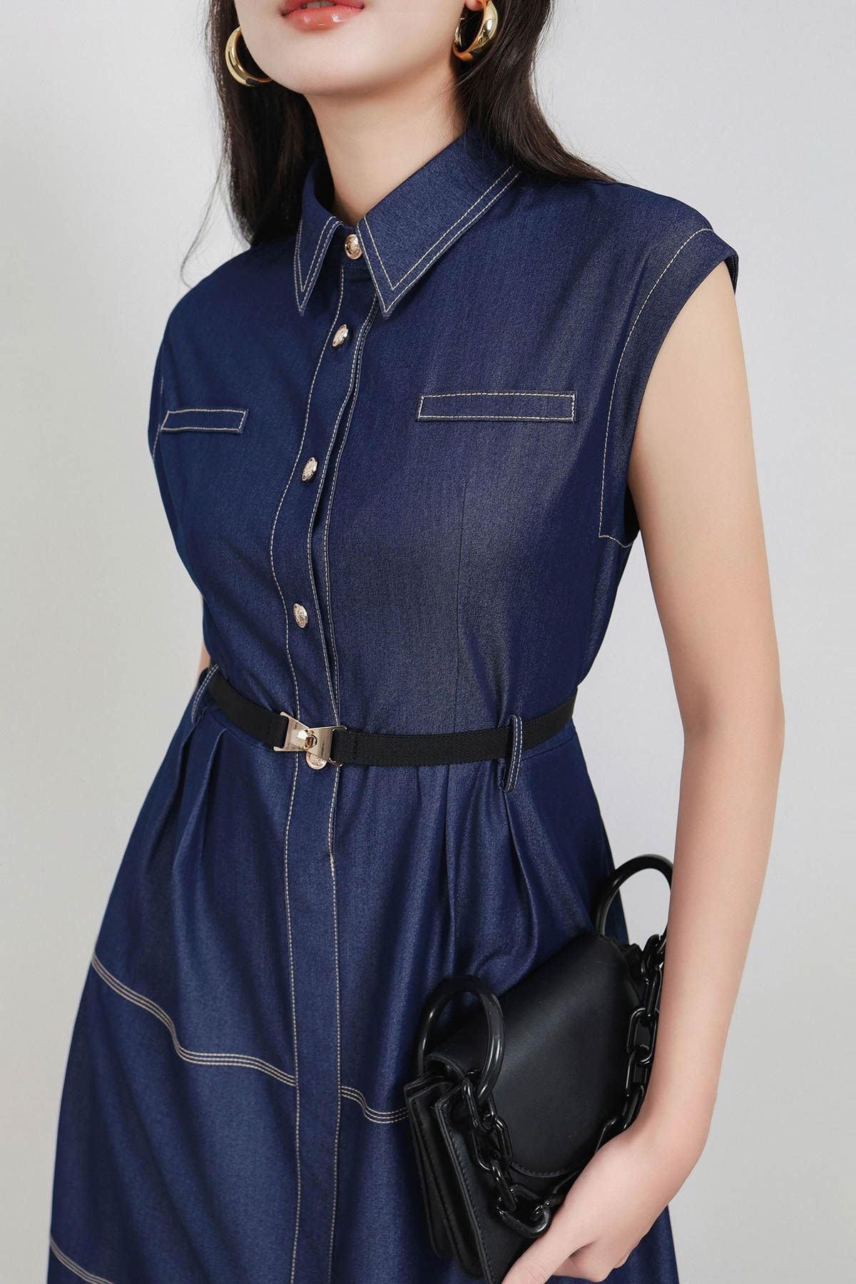 FDC35312 - Đầm công sở vải demin dáng ôm cổ đức tay chờm thân váy phối đường viền chỉ cài khuy thân trước lưng bo chun co giãn - PANTIO