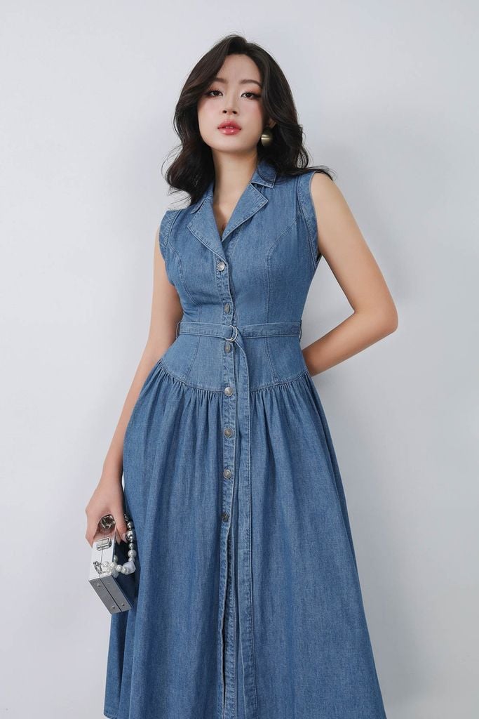 FDC35315 - Đầm công sở vải denim dáng ôm cổ hai ve không tay thân váy phối khuy tạo kiểu kèm dây đai thắt eo thời trang - PANTIO