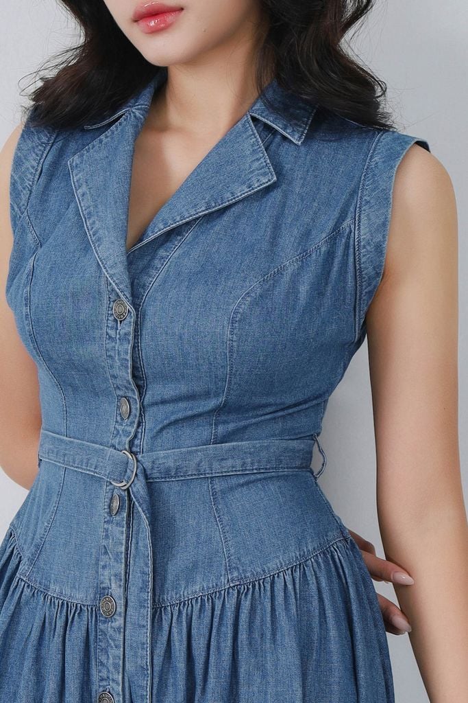 FDC35315 - Đầm công sở vải denim dáng ôm cổ hai ve không tay thân váy phối khuy tạo kiểu kèm dây đai thắt eo thời trang - PANTIO