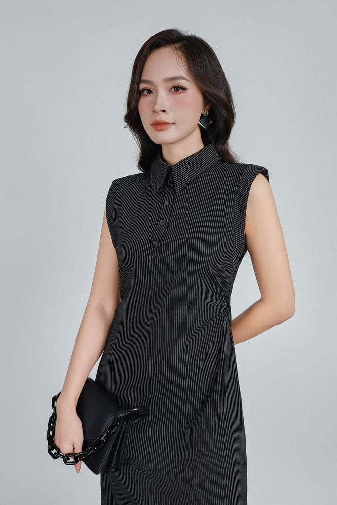 FDC35347 - Đầm công sở vải thô kẻ dáng ôm cổ bẻ đính khuy vai chờm thân váy nhún eo tạo kiểu khoá thân sau - PANTIO