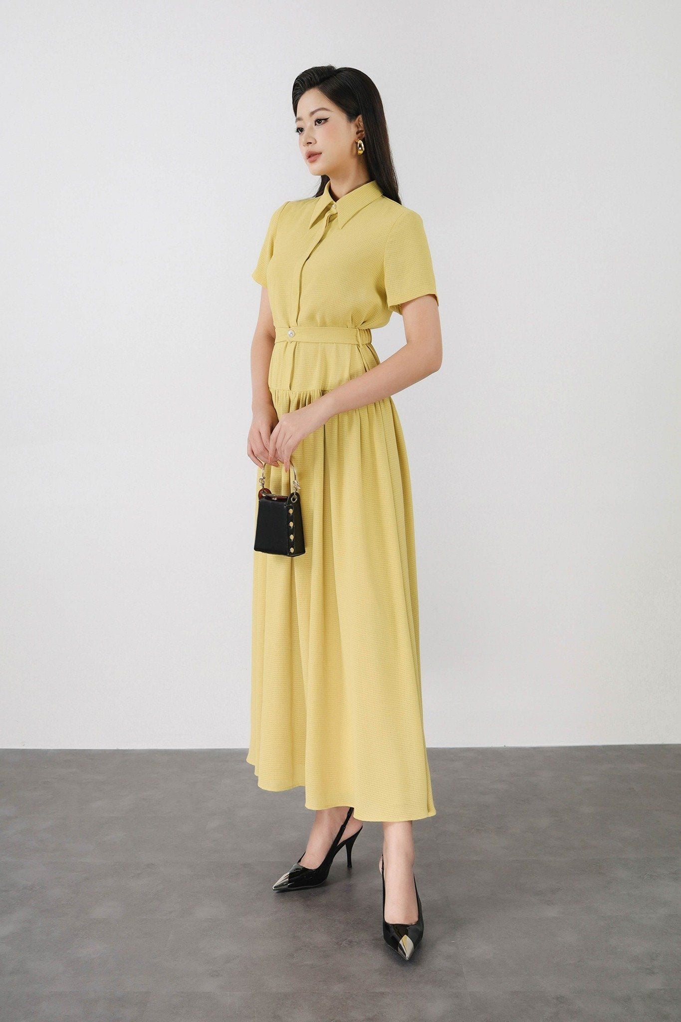 FDC35350 - Đầm công sở vải thô mỏng dáng A Xoè cổ đức tay ngắn thân váy xếp nhún tạo xoè kèm dây đai thắt eo cài khuy thân trước - PANTIO